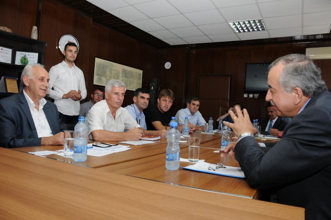 SRSG Zahir Tanin(right) meeting with Mayor Bajram Mulaku (left) and his senior municipal staff, 2016©UNMIK Photo by: Jan Malekzade